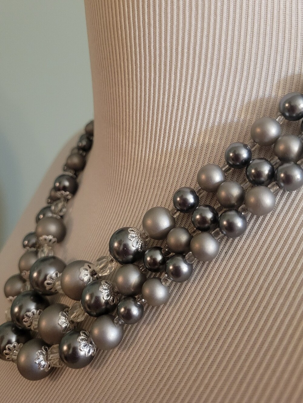 Vintage Three-Strand Grey Faux Pearl Necklace Marked Japan - Picture 3 of 7